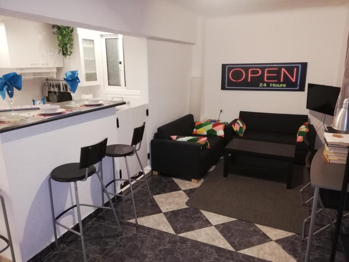 Ellanikou Apartment In Pankrati Vipgreece Атина Екстериор снимка